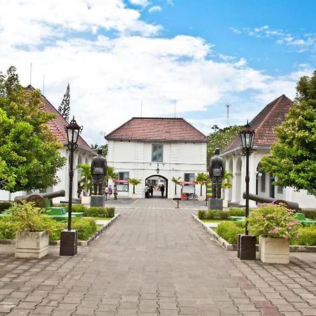 Losmen 2000 Tiga Yogyakarta Exterior photo